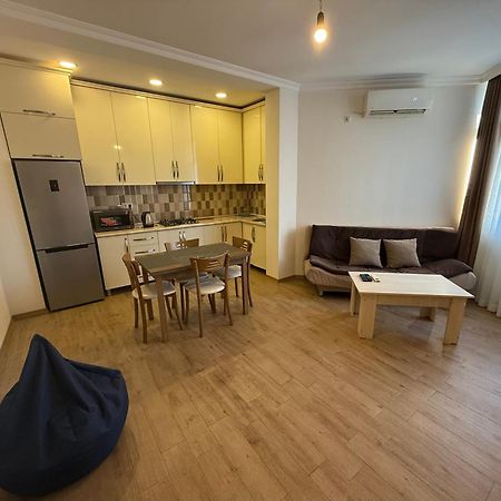 Apartment On Melikishvili 51 Batumi Bagian luar foto